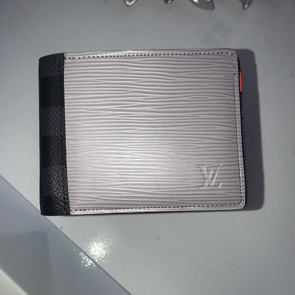 🆕🔥Louis Vuitton Epi Leather 2 color Wallet🔥